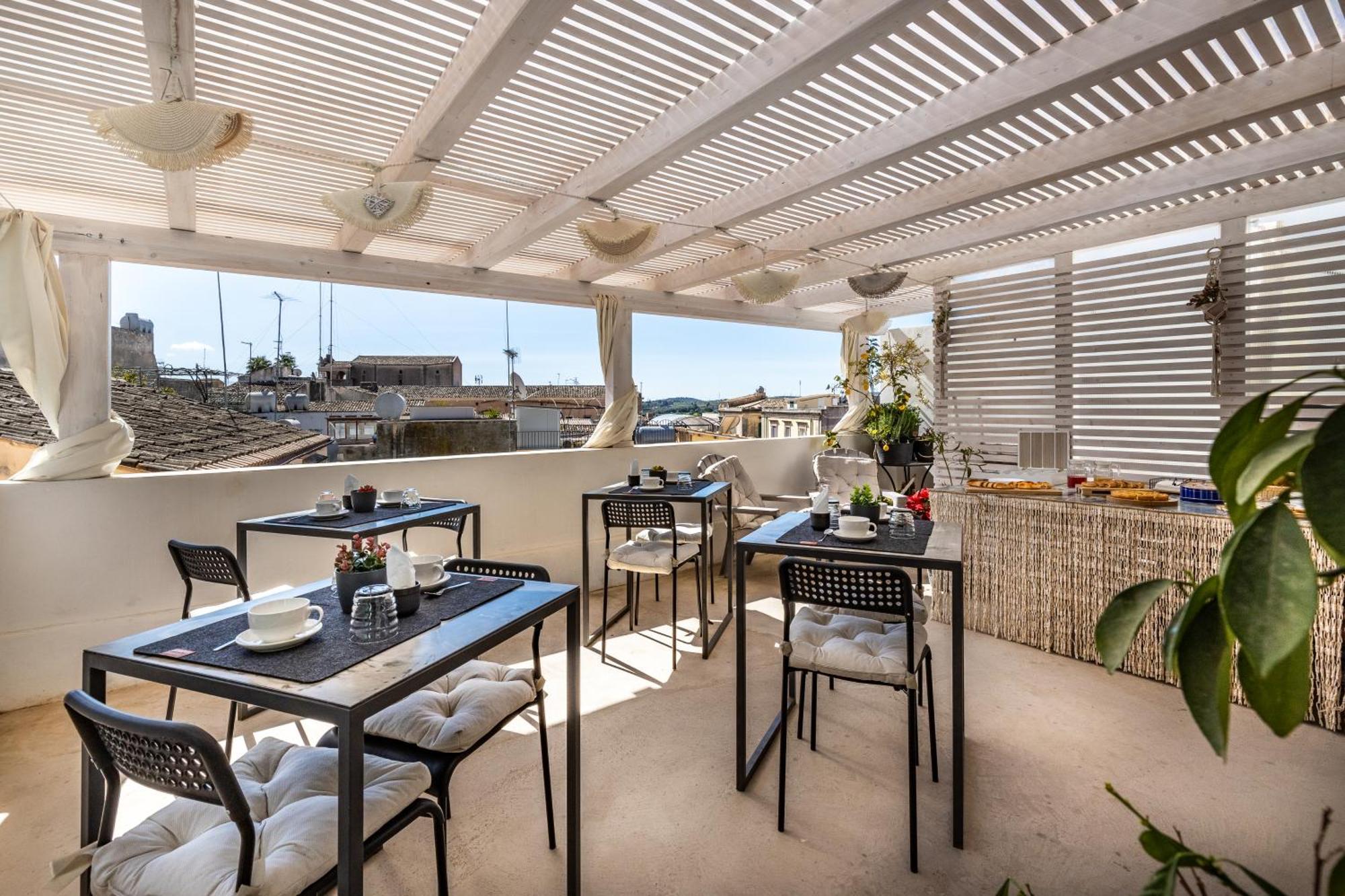 Dea'S Rooms Noto Exterior foto